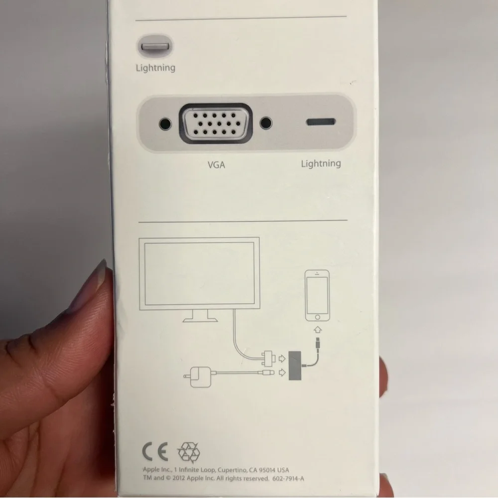 Apple Lightning to VGA Adapter White Sealed For TV